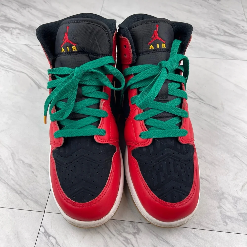 •Nike Air Jordan 1 Mid Boys Size 7Y Red Black Athletic Shoes Sneakers DQ8418-006_5